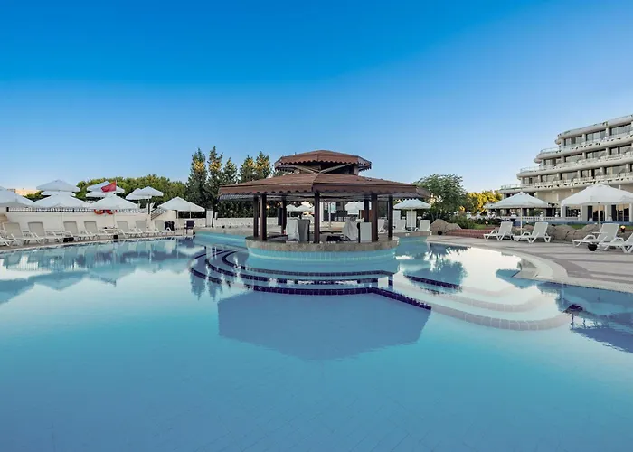 Sunrise Queen LuxuryResort Hotel